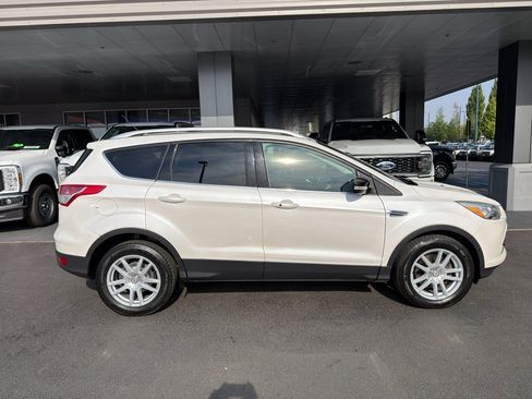Used 2014 Ford Escape Titanium w/ Equipment Group 401A AWD/4WD image 8