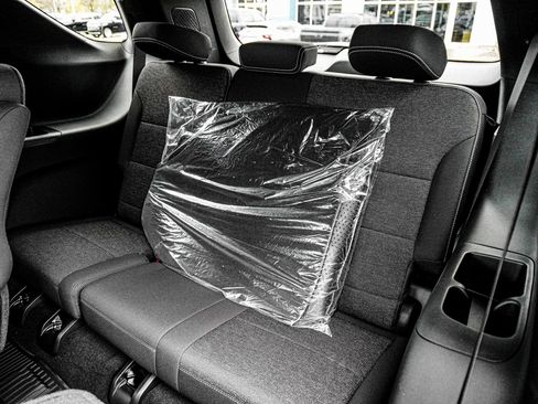 New 2026 Chevrolet Traverse LT w/ Midnight/Sport Edition image 17