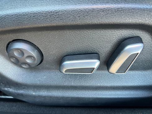 Used 2018 Audi Q3 2.0T Premium Plus w/ Premium Plus Package image 19