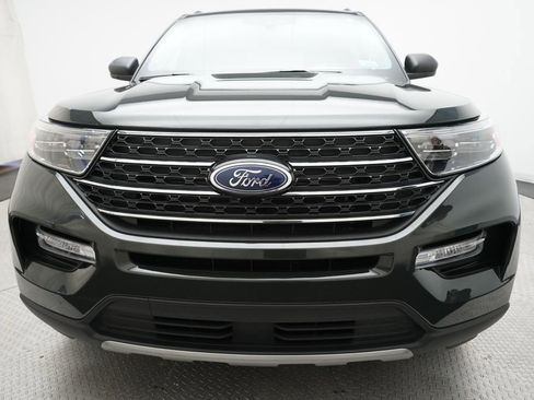 Used 2023 Ford Explorer XLT w/ Equipment Group 202A AWD/4WD image 21