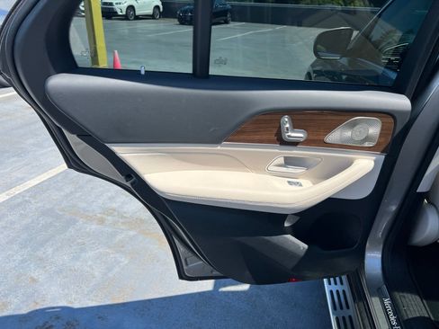 Used 2022 Mercedes-Benz GLE 350 4MATIC image 16