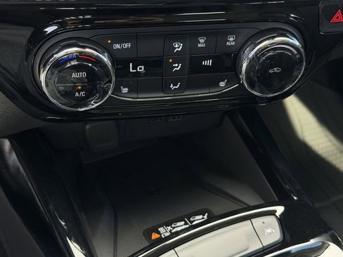 New 2026 Chevrolet Trax ACTIV w/ Sunroof Package image 17