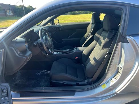 Used 2022 Toyota GR86 w/ ALL Weather Mat Package (TMS) RWD image 5