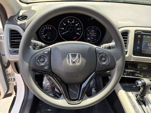 Used 2017 Honda HR-V EX image 16