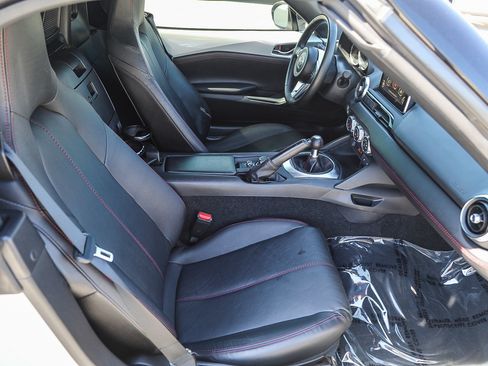 Used 2016 MAZDA MX-5 Miata Grand Touring RWD image 17