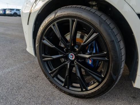 Used 2022 BMW X7 M50i w/ Dynamic Handling Package image 9