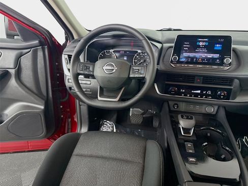 Used 2026 Nissan Rogue SV FWD image 22