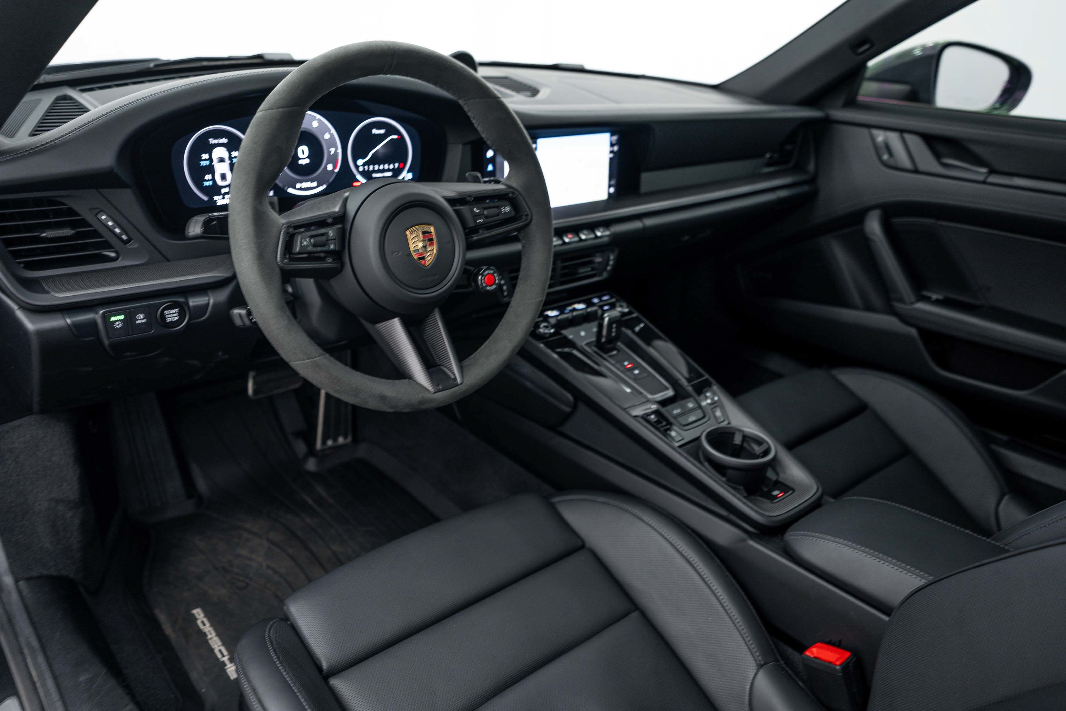 Certified 2025 Porsche 911 Carrera S RWD image 4