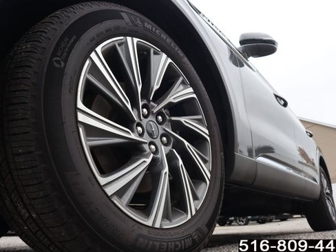 Used 2025 Lincoln Aviator AWD image 13