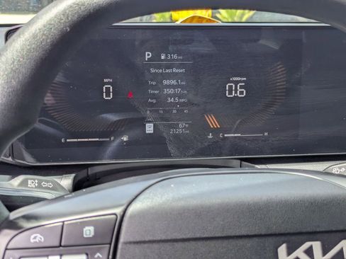 Used 2025 Kia K4 FWD image 18