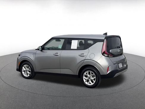 Used 2025 Kia Soul LX w/ LX Technology Package image 10