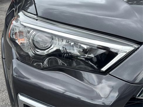 Used 2018 Toyota 4Runner Limited RWD image 9