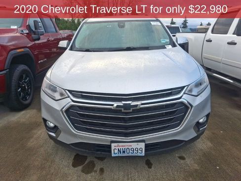 Used 2020 Chevrolet Traverse LT image 3