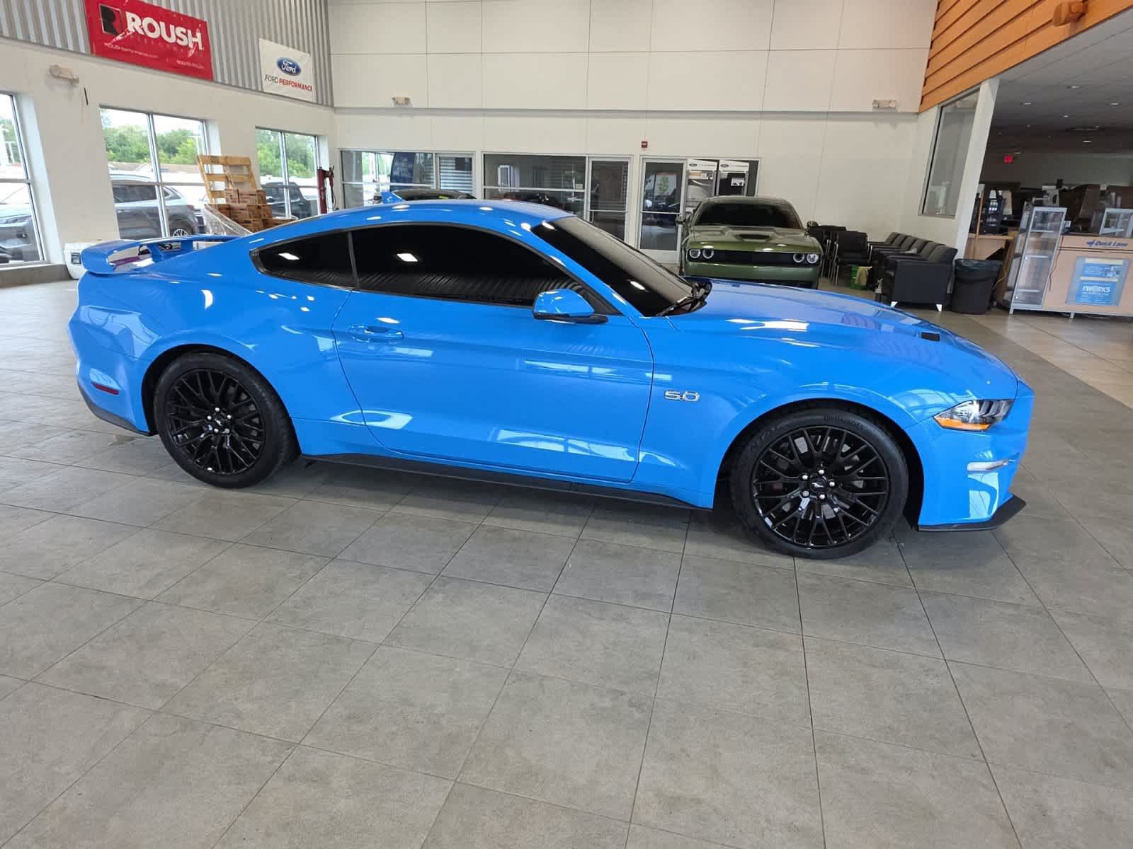 Used 2022 Ford Mustang GT Premium w/ GT Performance Package RWD image 5