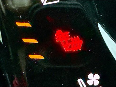 Used 2018 Cadillac Escalade Premium Luxury image 21