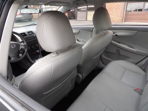 Used 2010 Toyota Corolla LE image 11