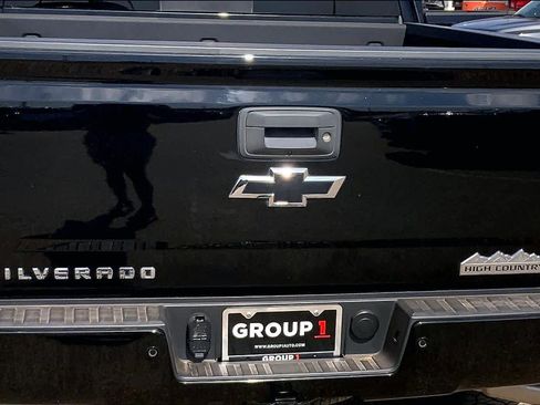 Used 2018 Chevrolet Silverado 1500 High Country AWD/4WD image 31