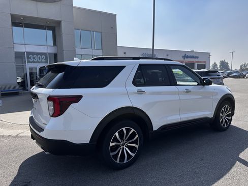 Used 2023 Ford Explorer ST-Line w/ Class IV Trailer Tow Package AWD/4WD image 4