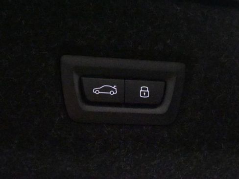 Used 2026 BMW 530i xDrive w/ Premium Package image 40