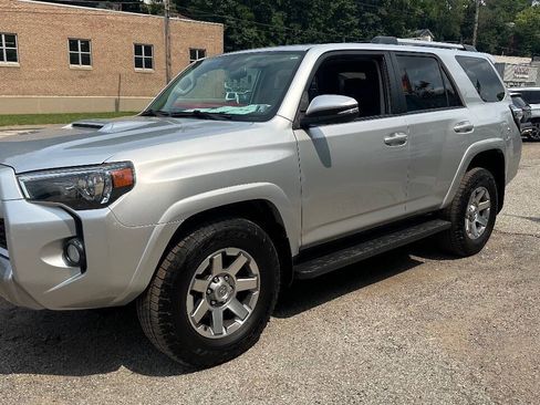 Used 2016 Toyota 4Runner Trail Premium w/ Four Season Floor Mat Package AWD/4WD image 3