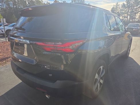 Used 2023 Chevrolet Traverse LT w/ LT Premium Package image 6