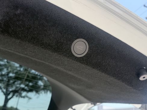 Used 2026 Tesla Model Y 2WD image 13