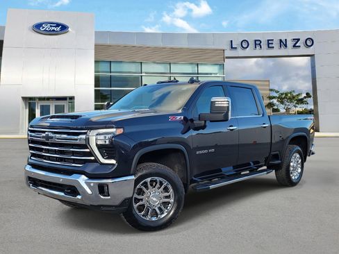Used 2024 Chevrolet Silverado 2500 LTZ w/ LTZ Plus Package image 1