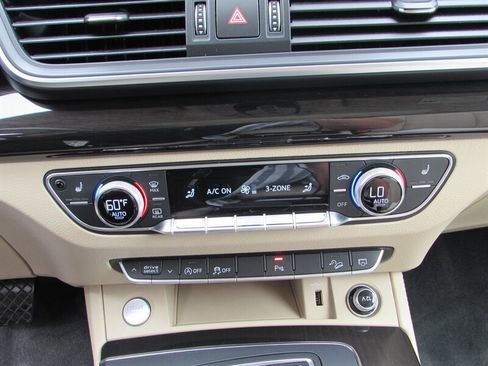 Used 2018 Audi Q5 Prestige AWD/4WD image 26
