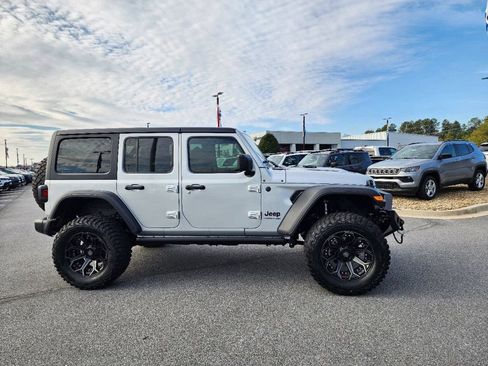 Used 2024 Jeep Wrangler Unlimited Sport AWD/4WD image 16