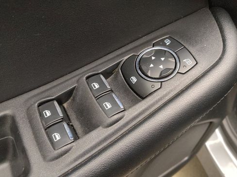 Used 2023 Ford Edge SEL image 27