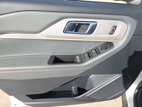 New 2026 Ford Explorer Active image 19