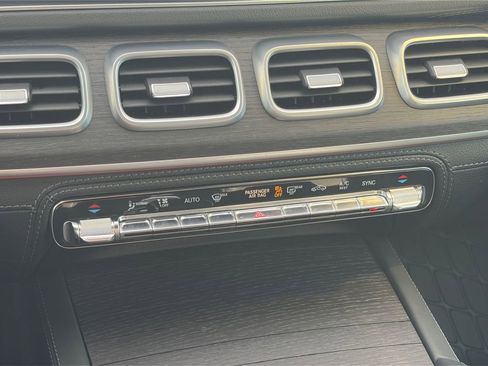 Used 2020 Mercedes-Benz GLS 580 4MATIC image 16