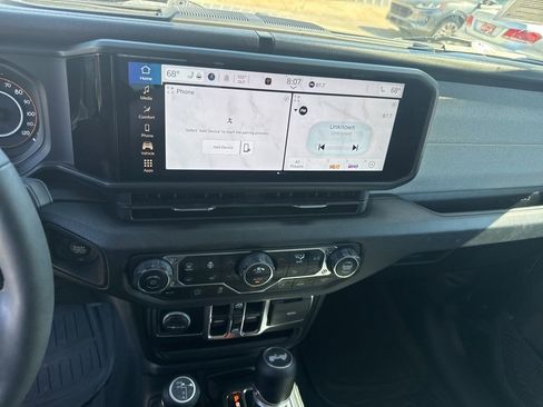 Used 2024 Jeep Wrangler Sport S image 10