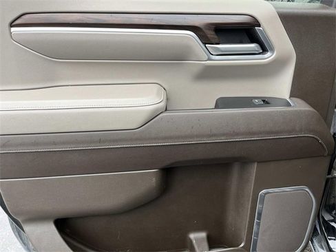 Used 2025 GMC Sierra 1500 SLT image 19