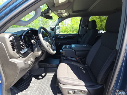 New 2026 Chevrolet Silverado 3500 LT w/ Convenience Package AWD/4WD image 16