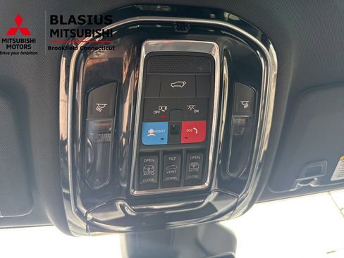 Used 2023 Jeep Grand Cherokee L Overland w/ Luxury Tech Group IV AWD/4WD image 39