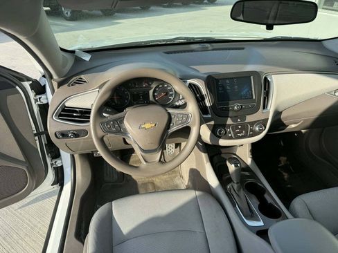 Used 2017 Chevrolet Malibu LS FWD image 11