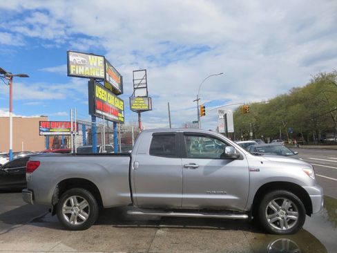 Used 2010 Toyota Tundra Limited image 10