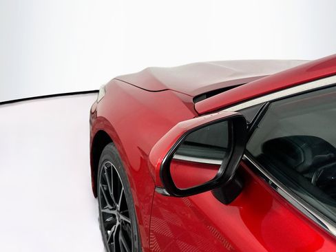 Used 2024 Toyota Camry SE w/ Convenience Package image 16