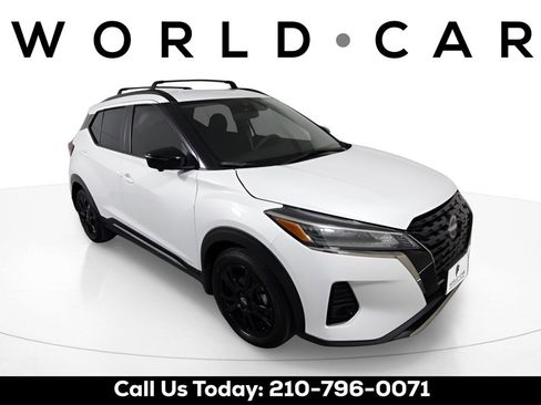 Used 2024 Nissan Kicks SR w/ Exterior Package image 1