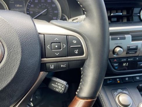 Used 2017 Lexus ES 300h FWD image 16