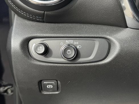 Used 2020 Chevrolet Blazer LT FWD image 14