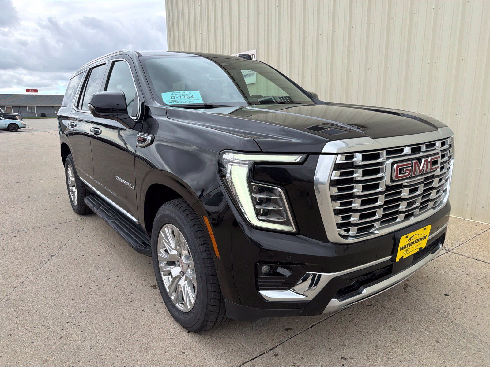 Used 2025 GMC Yukon Denali AWD/4WD image 2