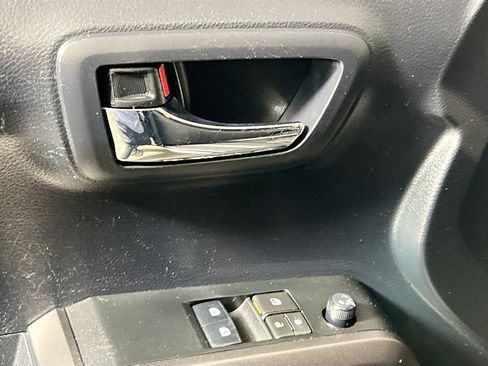 Used 2019 Toyota Tacoma TRD Sport image 16