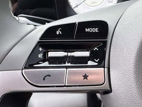 Used 2024 Hyundai Elantra SEL w/ Convenience Package image 27