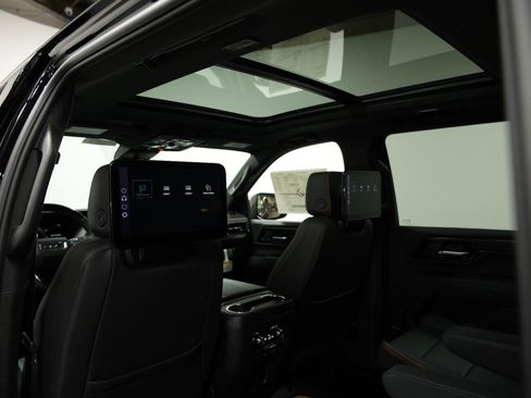 New 2026 GMC Yukon XL AT4 w/ AT4 Premium Plus Package AWD/4WD image 27