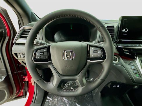 Used 2025 Honda Odyssey Sport-L image 11