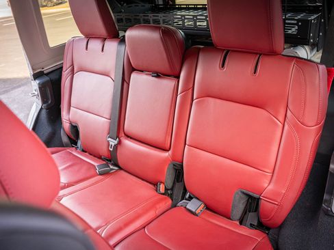 Used 2024 Jeep Wrangler Unlimited Rubicon 392 image 27