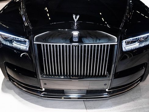 Used 2024 Rolls-Royce Phantom Sedan image 25