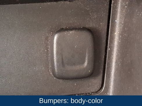 Used 2015 GMC Canyon SLE w/ All-Terrain Package image 28